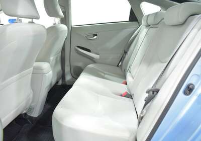 2013 TOYOTA PRIUS PLUG-IN HYBRID 5 SEATER