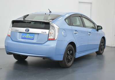 2013 TOYOTA PRIUS PLUG-IN HYBRID 5 SEATER