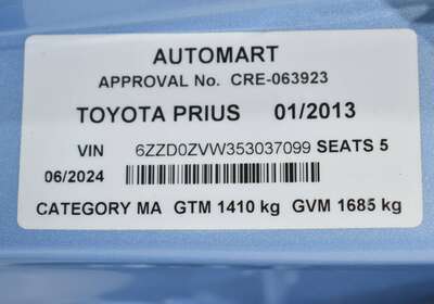 2013 TOYOTA PRIUS PLUG-IN HYBRID 5 SEATER