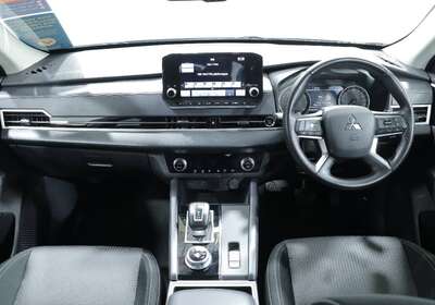 2022 MITSUBISHI OUTLANDER LS 7 SEAT (2WD)