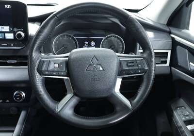 2022 MITSUBISHI OUTLANDER LS 7 SEAT (2WD)