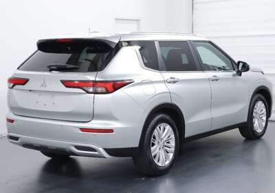 2022 MITSUBISHI OUTLANDER LS 7 SEAT (2WD)