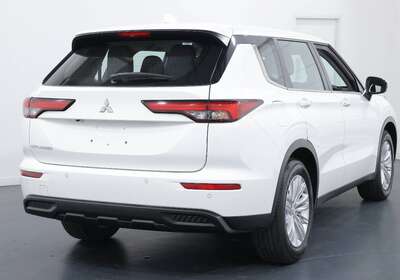 2023 MITSUBISHI OUTLANDER ES AWD