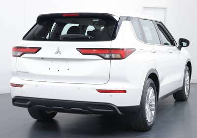 2023 MITSUBISHI OUTLANDER ES AWD