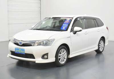 2013 TOYOTA COROLLA FIELDER 1.5L HYBRID 5 SEATER