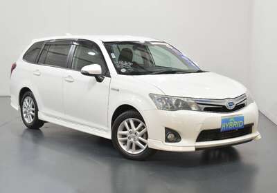 2013 TOYOTA COROLLA FIELDER 1.5L HYBRID 5 SEATER