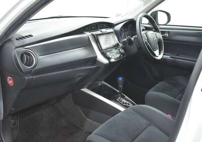 2013 TOYOTA COROLLA FIELDER 1.5L HYBRID 5 SEATER