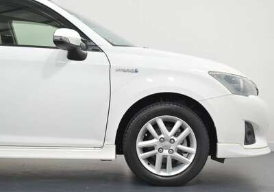 2013 TOYOTA COROLLA FIELDER 1.5L HYBRID 5 SEATER