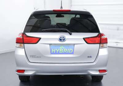 2018 TOYOTA COROLLA FIELDER 1.5L HYBRID 5 SEATER