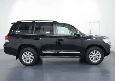 2017 TOYOTA LANDCRUISER SAHARA (4X4)