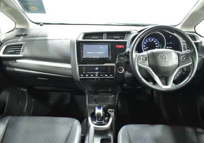 2014 HONDA FIT 1.5L HYBRID 5 SEATER