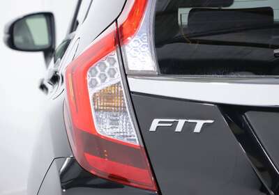 2014 HONDA FIT 1.5L HYBRID 5 SEATER