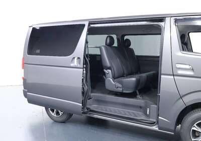 2015 TOYOTA HIACE 3.0L DIESEL 2WD 