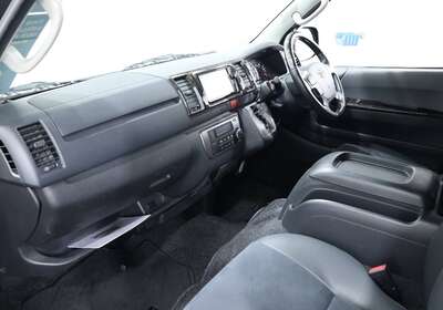 2015 TOYOTA HIACE 3.0L DIESEL 2WD 