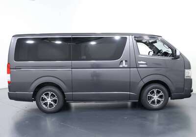 2015 TOYOTA HIACE 3.0L DIESEL 2WD 