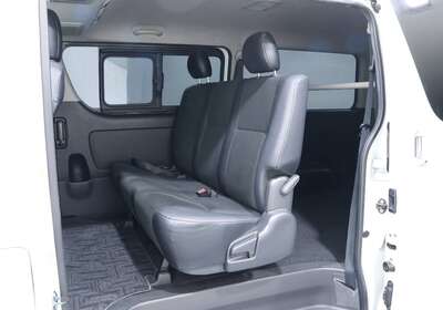 2017 TOYOTA HIACE 3.0L DIESEL 2WD 