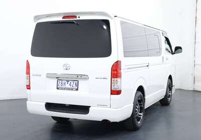 2017 TOYOTA HIACE 3.0L DIESEL 2WD 