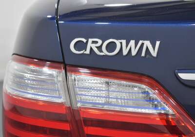 2012 TOYOTA CROWN 3.5L HYBRID 5 SEATER