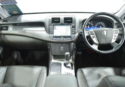 2012 TOYOTA CROWN 3.5L HYBRID 5 SEATER