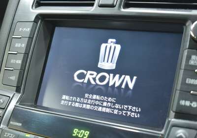 2012 TOYOTA CROWN 3.5L HYBRID 5 SEATER