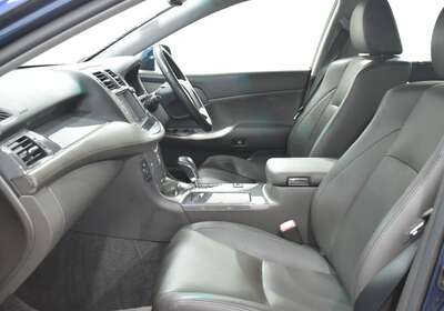 2012 TOYOTA CROWN 3.5L HYBRID 5 SEATER