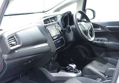 2015 HONDA FIT 1.5L HYBRID 5 SEATER