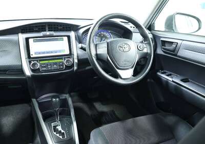 2014 TOYOTA COROLLA FIELDER 1.5L HYBRID 5 SEATER