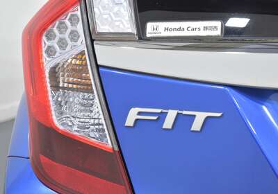 2014 HONDA FIT 1.5L HYBRID 5 SEATER