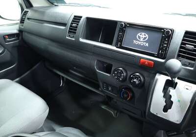 2017 TOYOTA HIACE COMMUTER