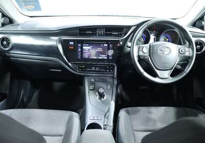 2017 TOYOTA COROLLA HYBRID