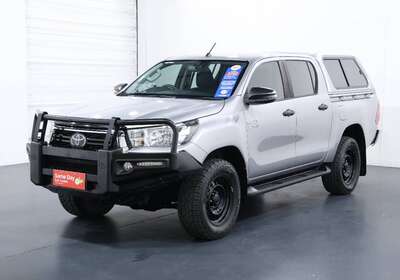 2019 TOYOTA HILUX SR (4X4)