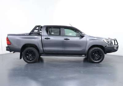 2019 TOYOTA HILUX ROGUE (4X4)