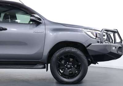 2019 TOYOTA HILUX ROGUE (4X4)