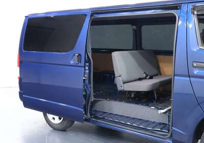 2020 TOYOTA HIACE 3.0L DIESEL 2WD 