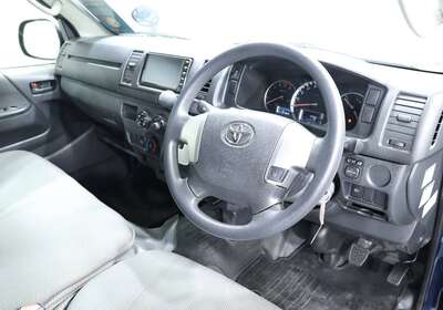 2020 TOYOTA HIACE 3.0L DIESEL 2WD 