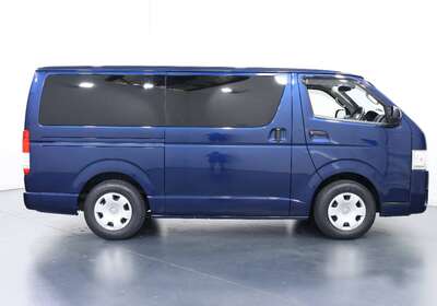 2020 TOYOTA HIACE 3.0L DIESEL 2WD 