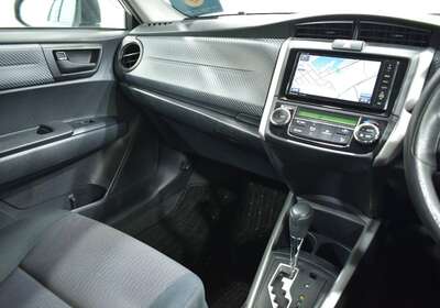 2013 TOYOTA COROLLA FIELDER 1.5L HYBRID 5 SEATER