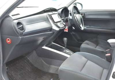 2013 TOYOTA COROLLA FIELDER 1.5L HYBRID 5 SEATER