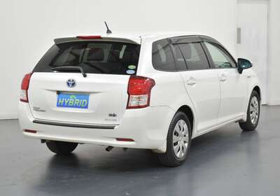 2013 TOYOTA COROLLA FIELDER 1.5L HYBRID 5 SEATER