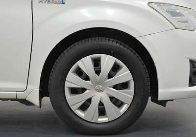 2013 TOYOTA COROLLA FIELDER 1.5L HYBRID 5 SEATER