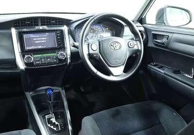 2014 TOYOTA COROLLA FIELDER 1.5L HYBRID 5 SEATER