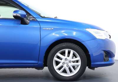 2013 TOYOTA COROLLA FIELDER 1.5L HYBRID 5 SEATER