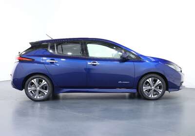 2018 NISSAN LEAF 100% ELECTRIC 5 SEATER