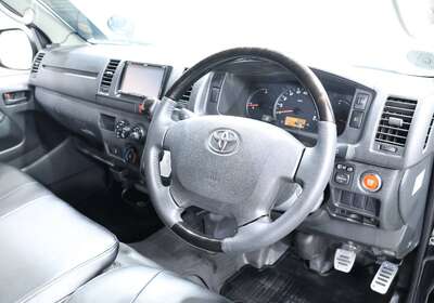 2016 TOYOTA HIACE 3.0L DIESEL 2WD 