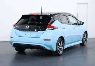 2019 NISSAN LEAF 100% ELECTRIC 5 SEATER