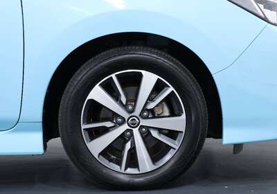 2019 NISSAN LEAF 100% ELECTRIC 5 SEATER