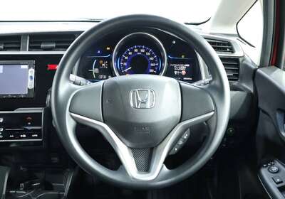 2015 HONDA FIT 1.5L HYBRID 5 SEATER