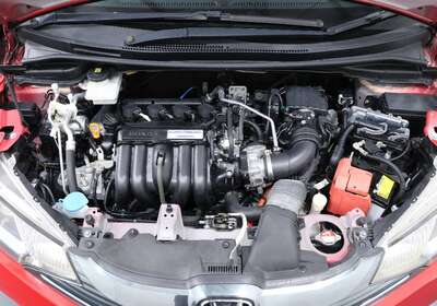 2015 HONDA FIT 1.5L HYBRID 5 SEATER