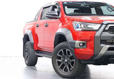 2023 TOYOTA HILUX ROGUE (4X4)