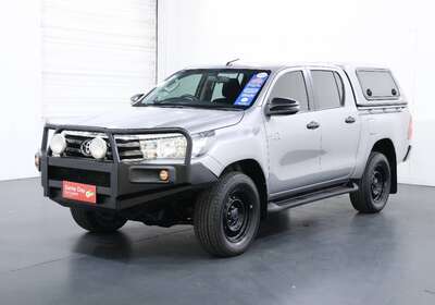 2018 TOYOTA HILUX SR (4X4)